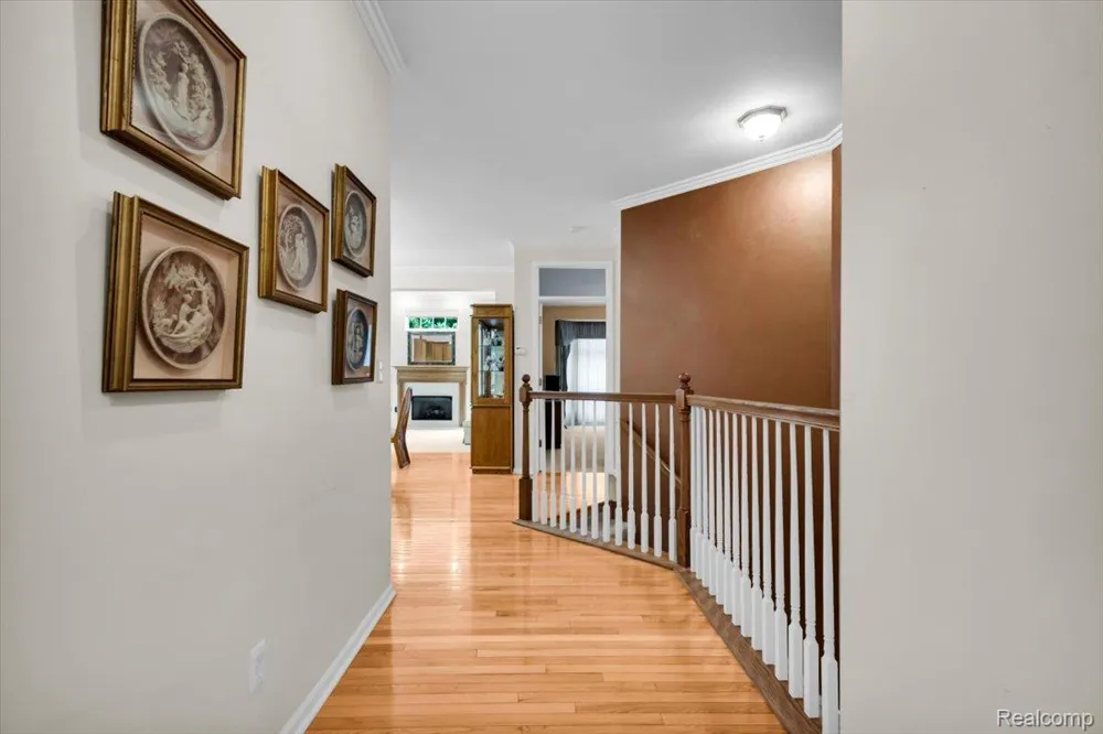 37525 Newburgh Park Circle Livonia City, MI 48152