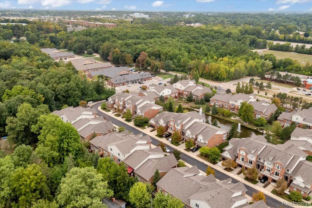 37525 Newburgh Park Circle Livonia City, MI 48152