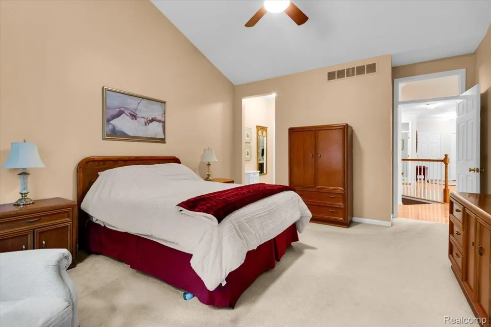 37525 Newburgh Park Circle Livonia City, MI 48152