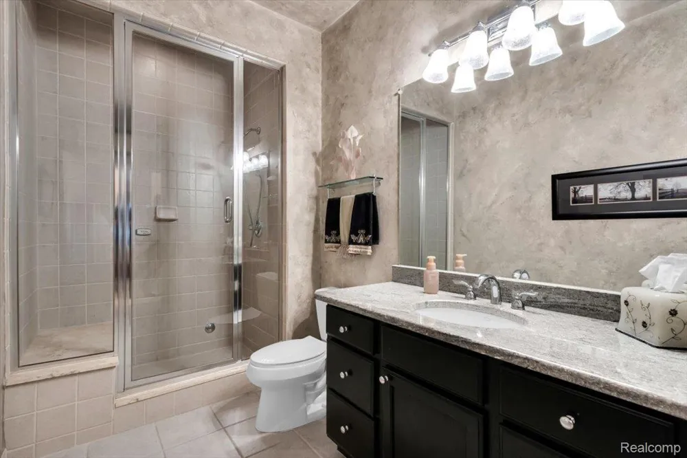 37525 Newburgh Park Circle Livonia City, MI 48152