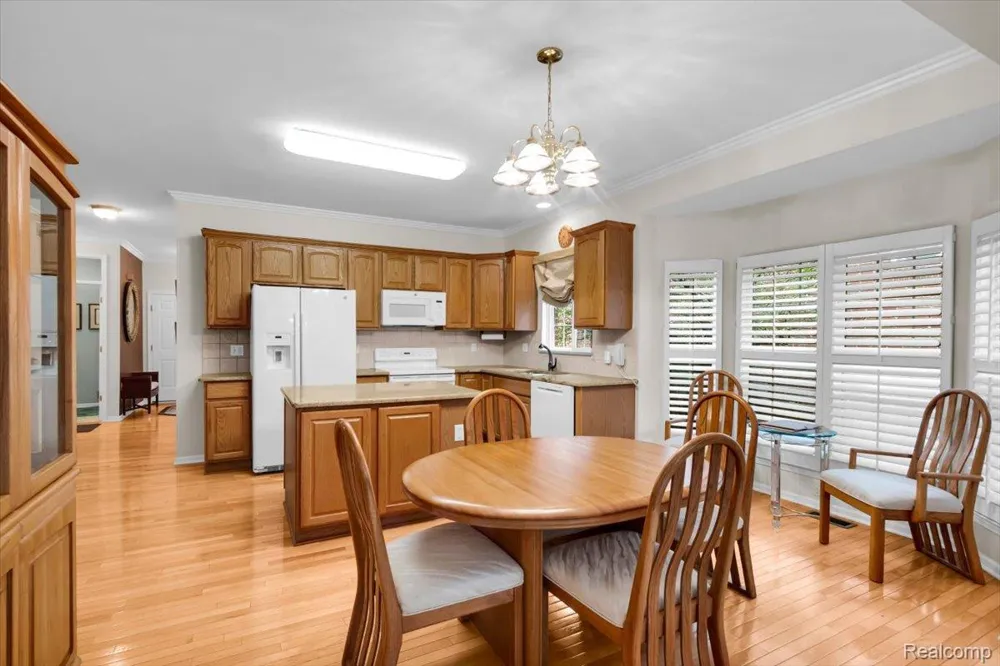 37525 Newburgh Park Circle Livonia City, MI 48152
