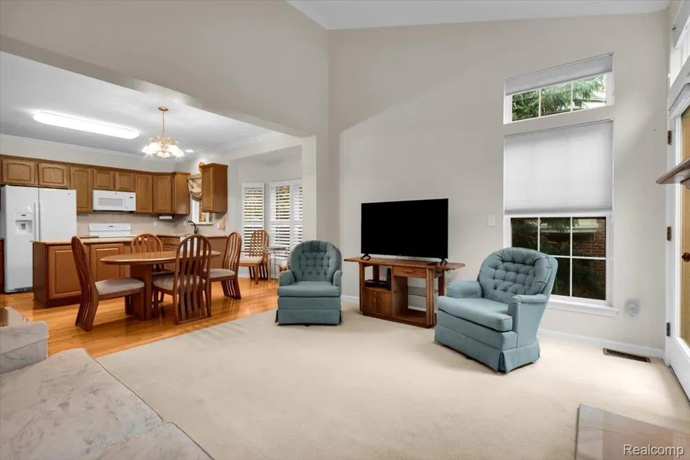 37525 Newburgh Park Circle Livonia City, MI 48152