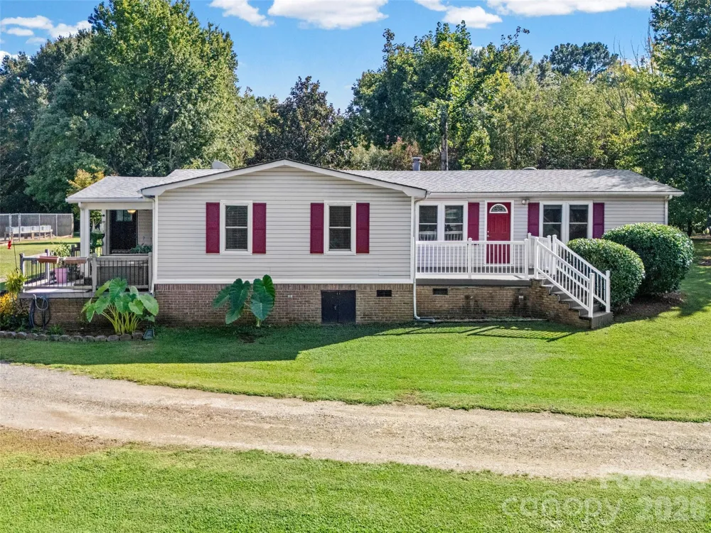 6215 Barclay Lane Clover, SC 29710