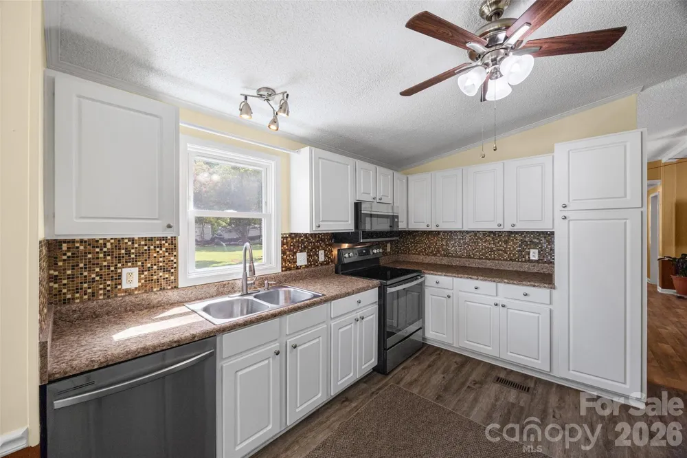 6215 Barclay Lane Clover, SC 29710
