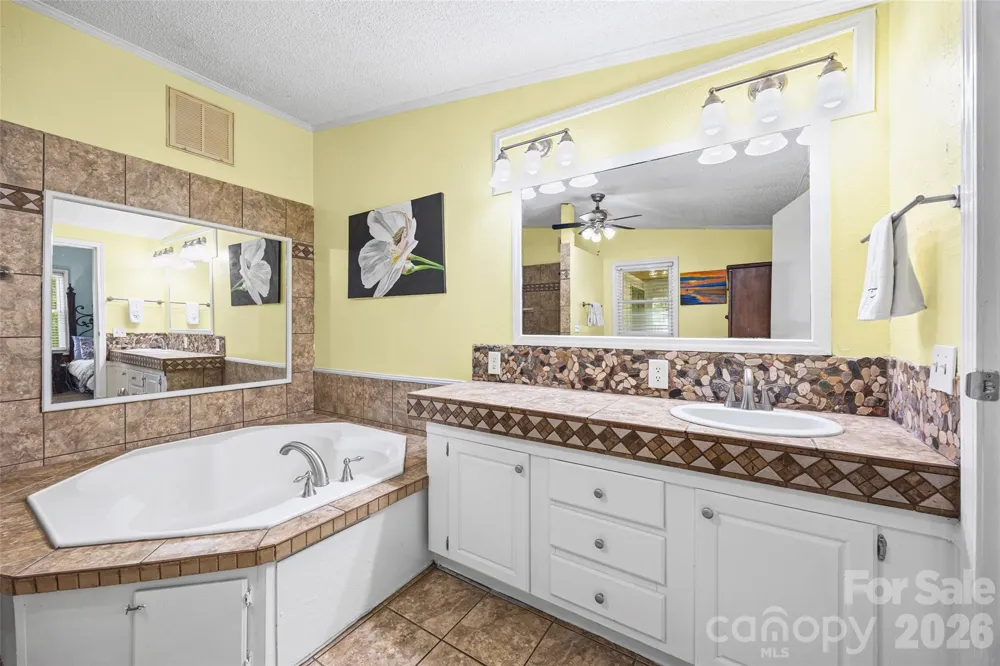 6215 Barclay Lane Clover, SC 29710