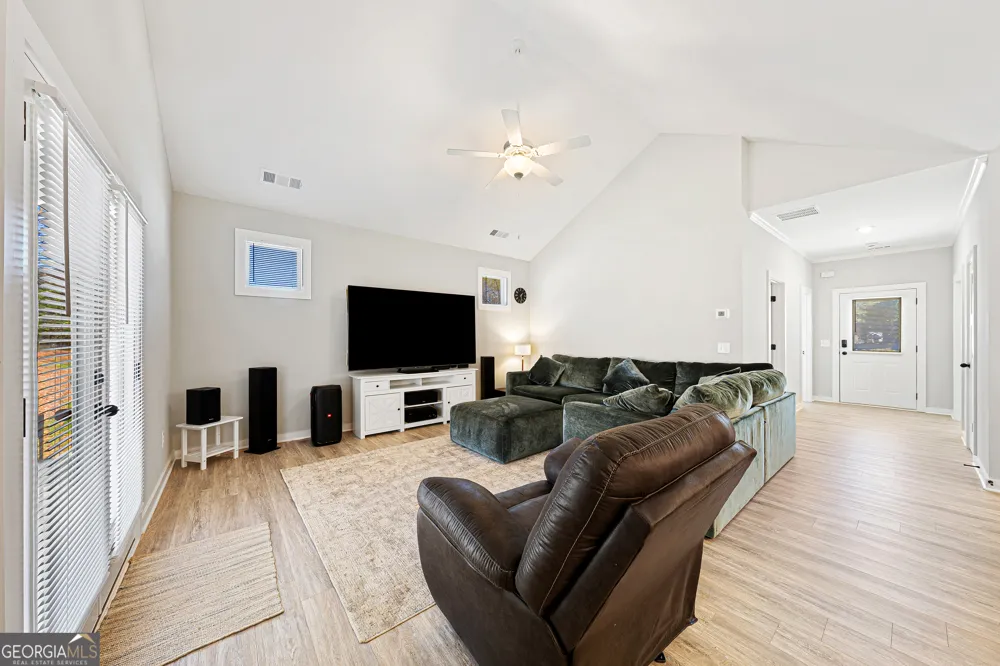 142 Fairview STA Hartwell, GA 30643