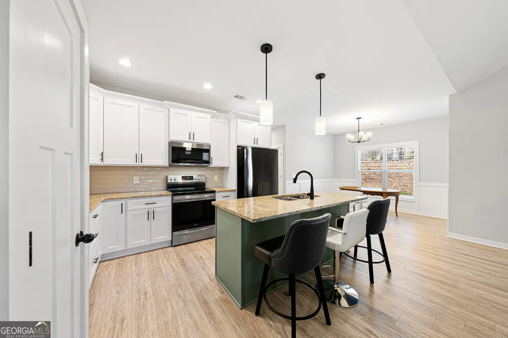 142 Fairview STA Hartwell, GA 30643