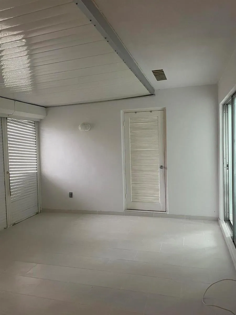 5725 Fernley Drive E #30 West Palm Beach, FL 33415