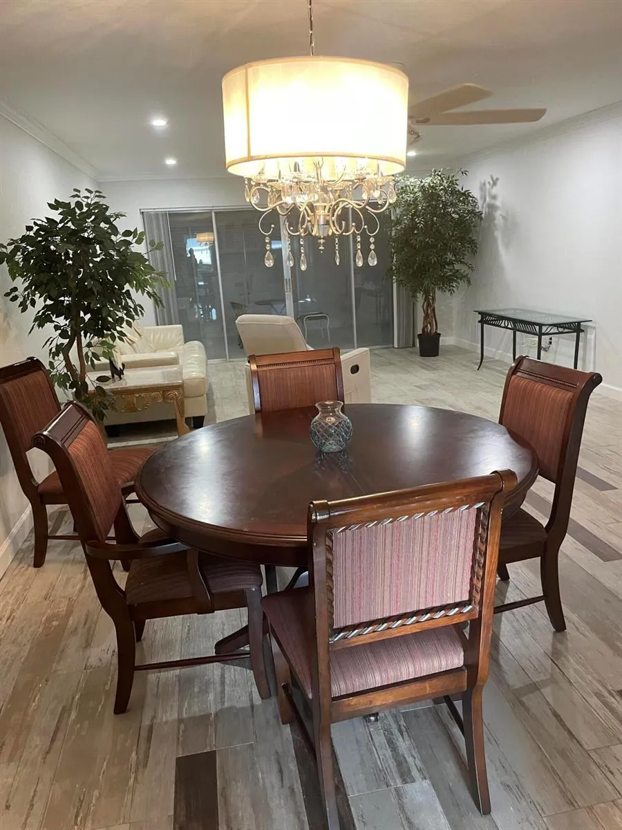 5725 Fernley Drive E #30 West Palm Beach, FL 33415