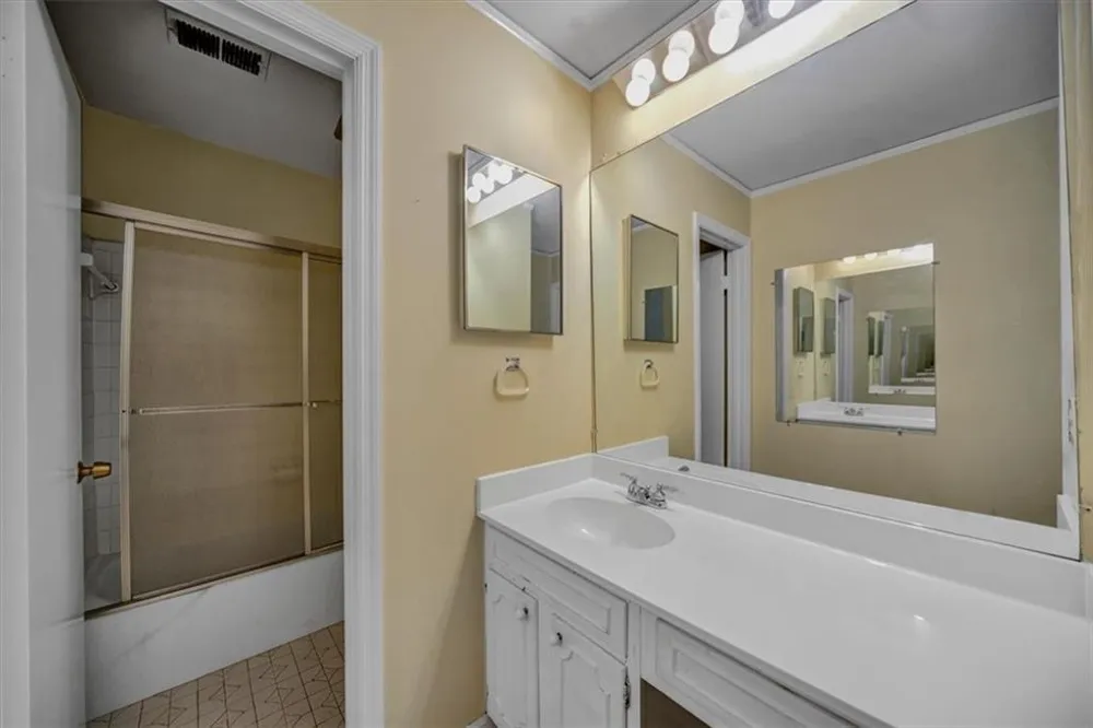 46 Forrest Place Sandy Springs, GA 30328