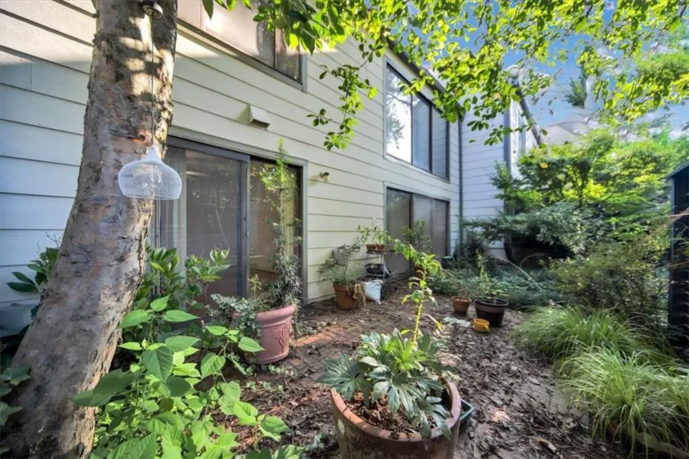 46 Forrest Place Sandy Springs, GA 30328