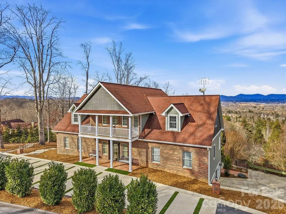 38 Sweetwater Oaks Drive Fletcher, NC 28732