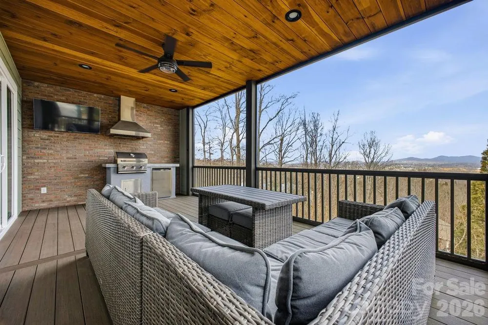 38 Sweetwater Oaks Drive Fletcher, NC 28732