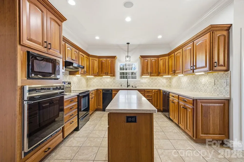 38 Sweetwater Oaks Drive Fletcher, NC 28732
