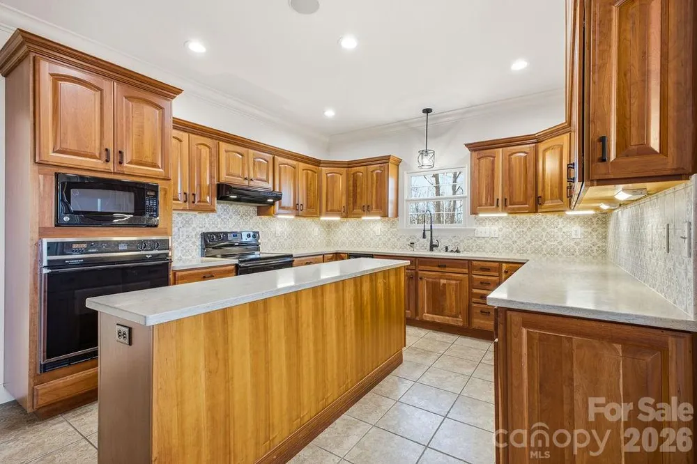 38 Sweetwater Oaks Drive Fletcher, NC 28732