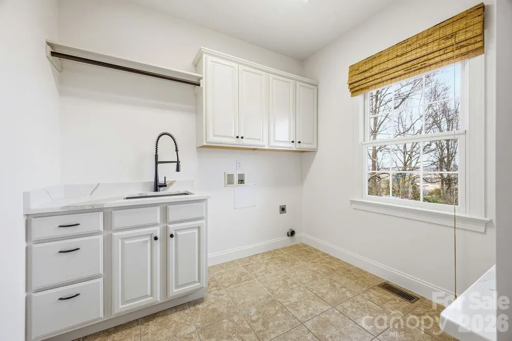 38 Sweetwater Oaks Drive Fletcher, NC 28732