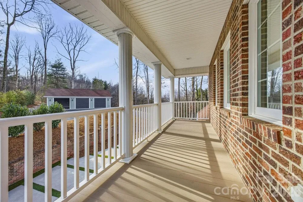 38 Sweetwater Oaks Drive Fletcher, NC 28732