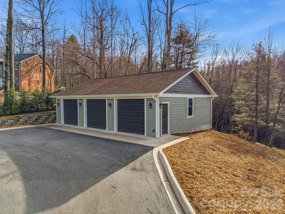 38 Sweetwater Oaks Drive Fletcher, NC 28732