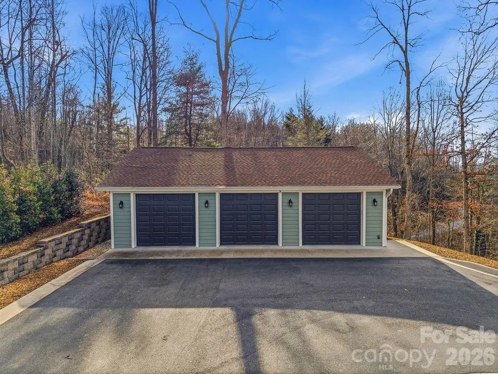38 Sweetwater Oaks Drive Fletcher, NC 28732