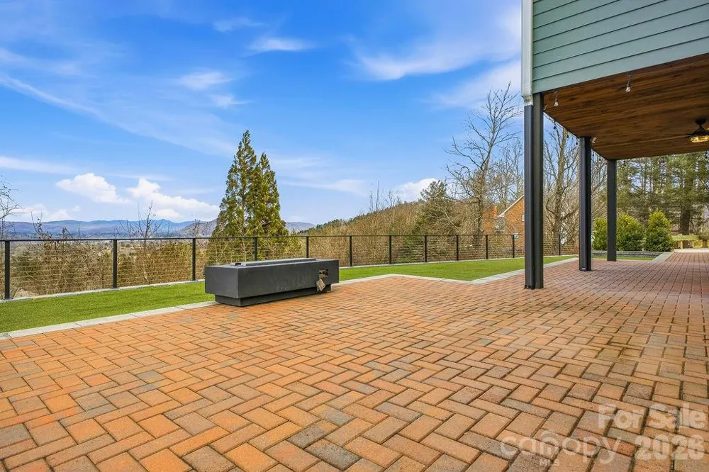 38 Sweetwater Oaks Drive Fletcher, NC 28732