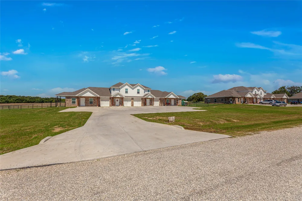 109 N Park Ct Springtown, TX 76082