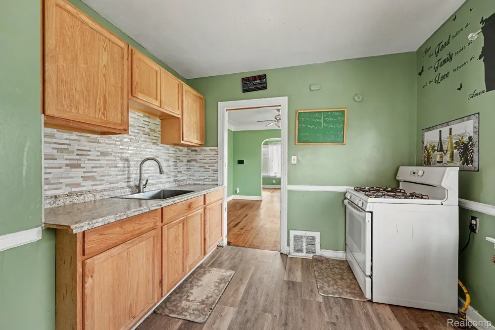 5045 Wayburn Street Detroit City, MI 48224