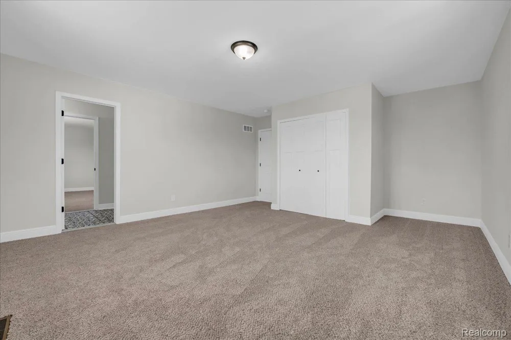 1876 McKinley Street Wyandotte City, MI 48192