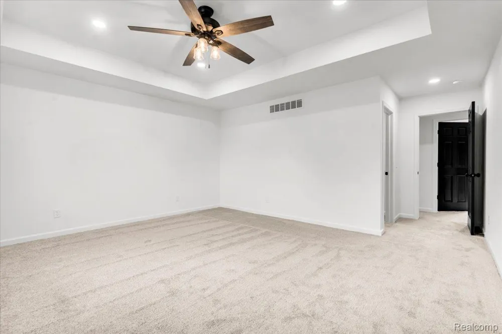 1876 McKinley Street Wyandotte City, MI 48192