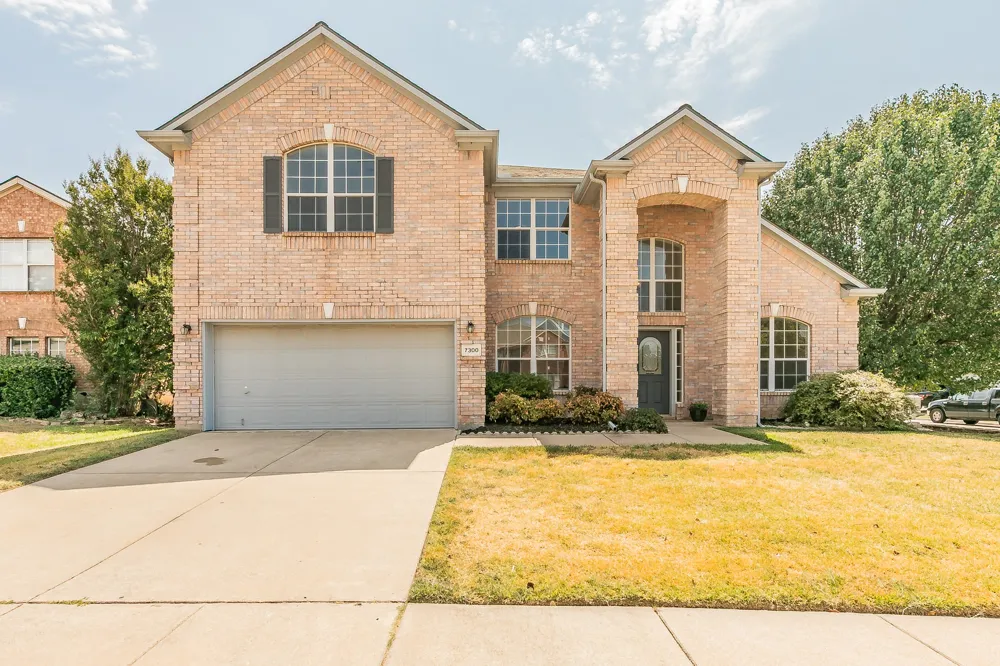 7300 Falcon Court North Richland Hills, TX 76180