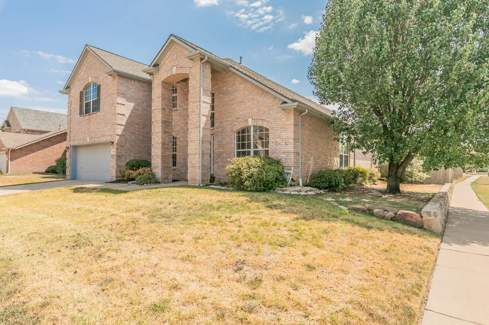 7300 Falcon Court North Richland Hills, TX 76180