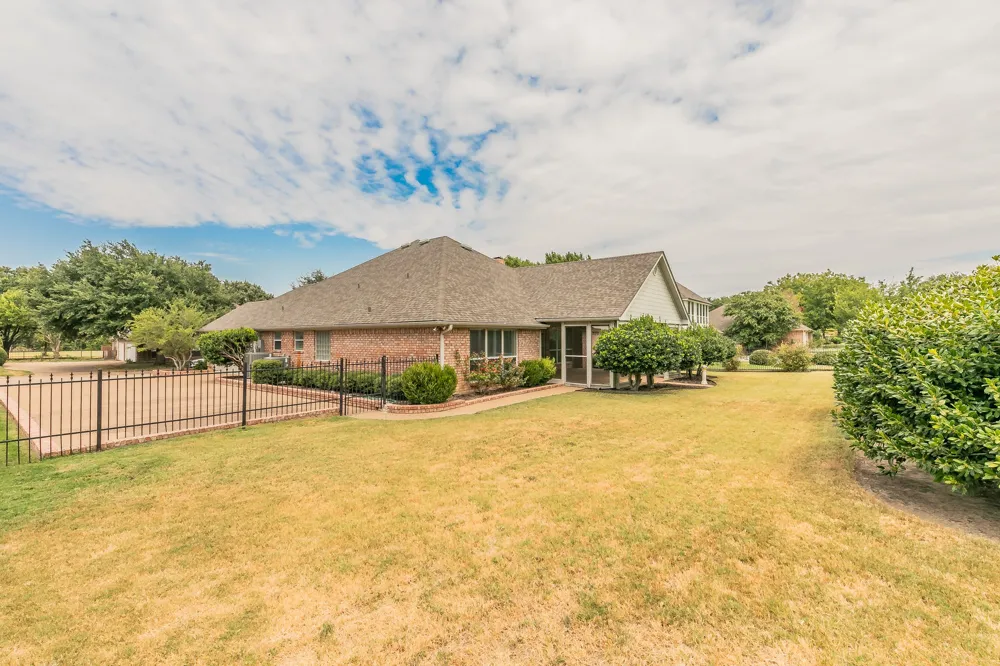 11417 Northpointe Court Fort Worth, TX 76008