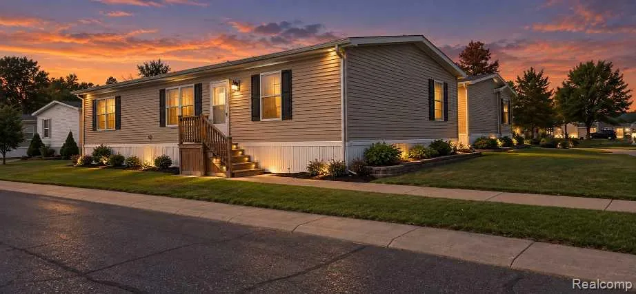 28958 Country Lane Huron Charter Township, MI 48134