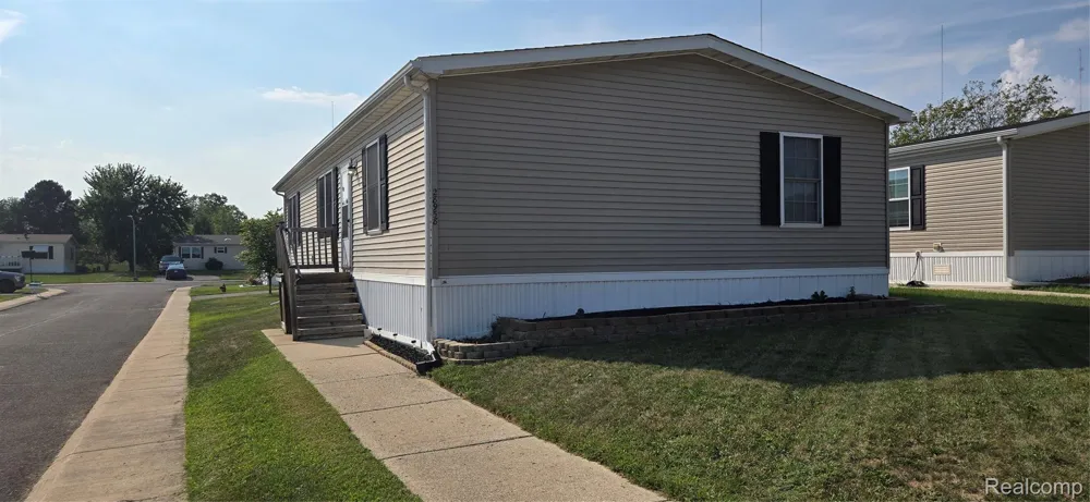 28958 Country Lane Huron Charter Township, MI 48134