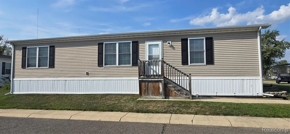 28958 Country Lane Huron Charter Township, MI 48134