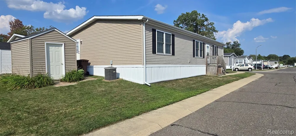 28958 Country Lane Huron Charter Township, MI 48134