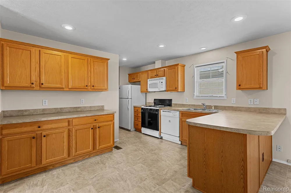28958 Country Lane Huron Charter Township, MI 48134