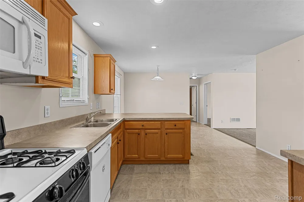 28958 Country Lane Huron Charter Township, MI 48134