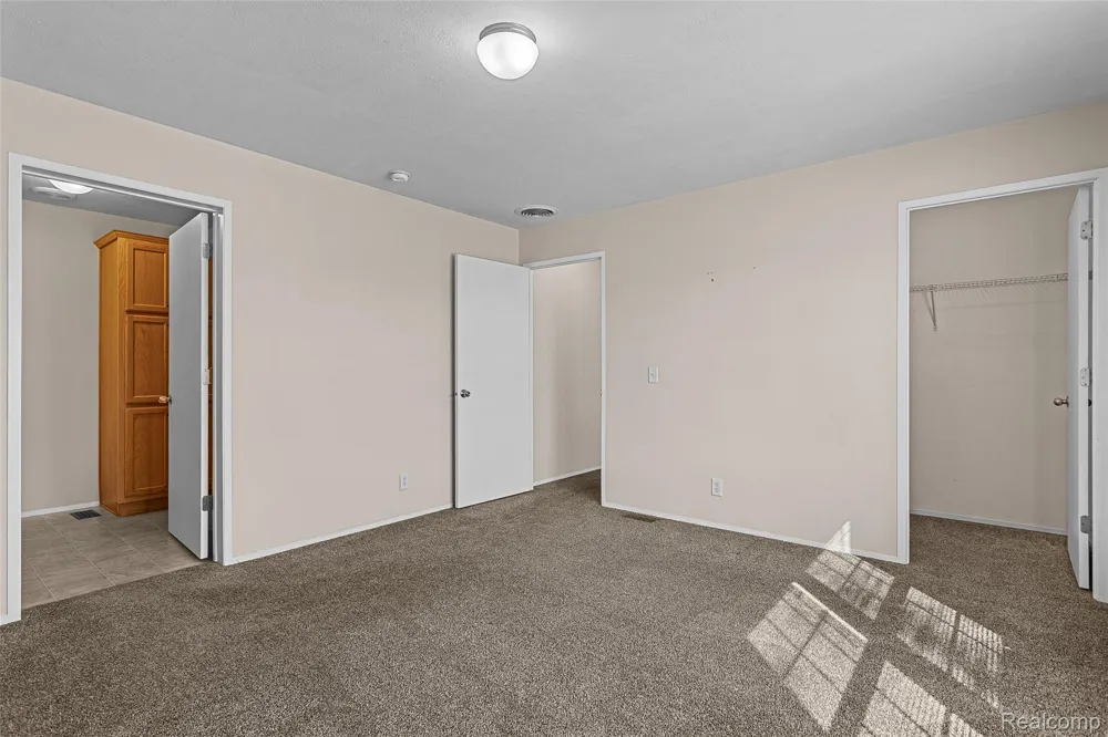 28958 Country Lane Huron Charter Township, MI 48134