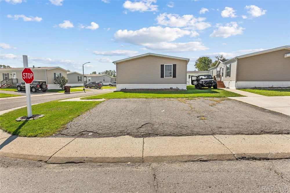 28958 Country Lane Huron Charter Township, MI 48134