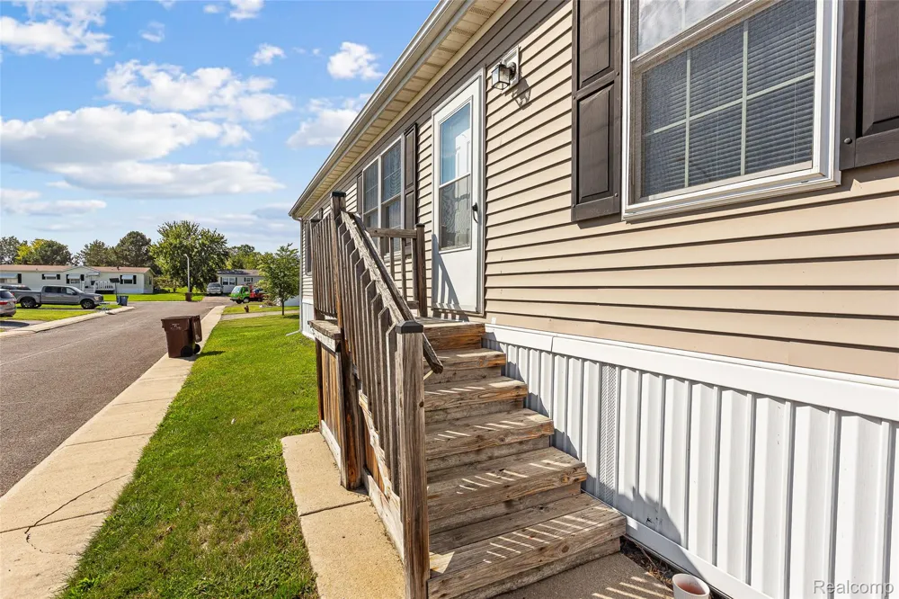 28958 Country Lane Huron Charter Township, MI 48134