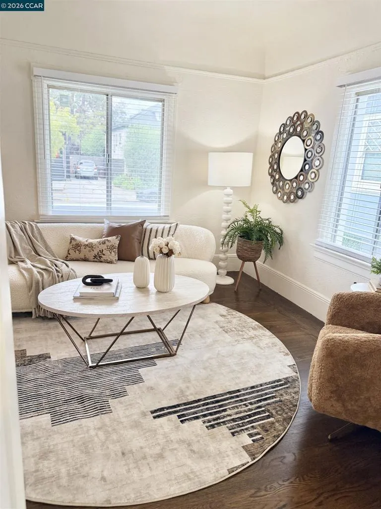 829 Aileen St Oakland, CA 94608