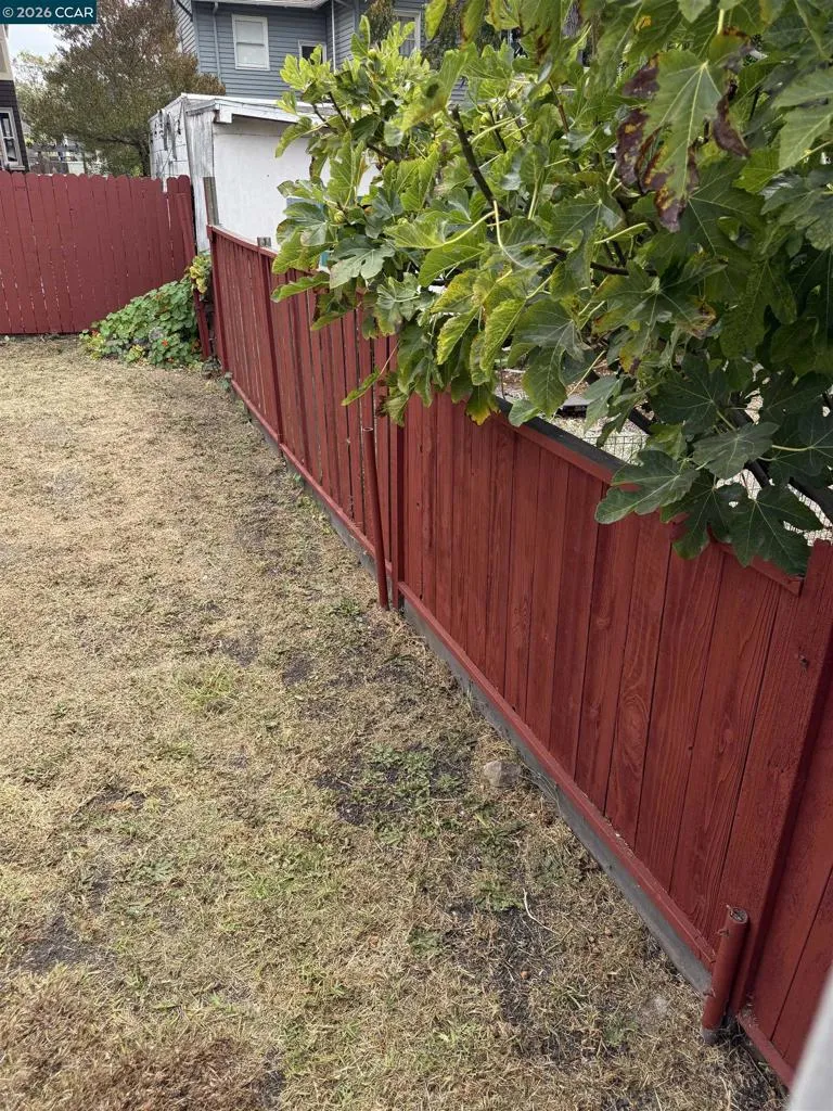 829 Aileen St Oakland, CA 94608
