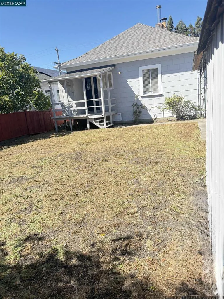 829 Aileen St Oakland, CA 94608