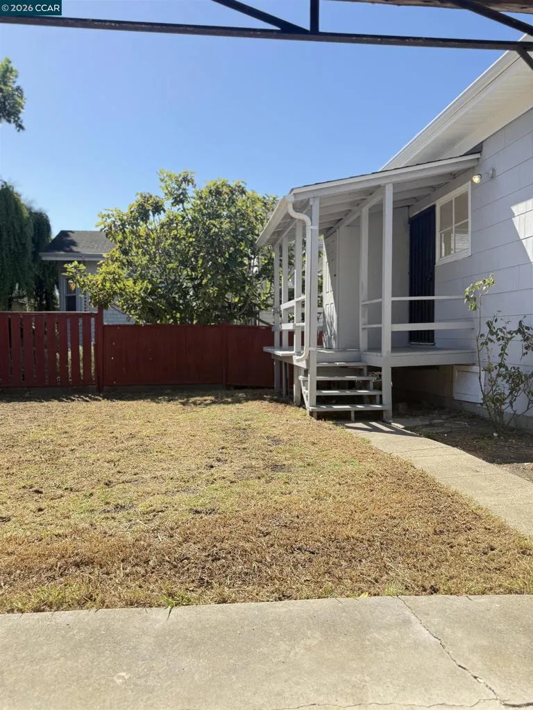 829 Aileen St Oakland, CA 94608