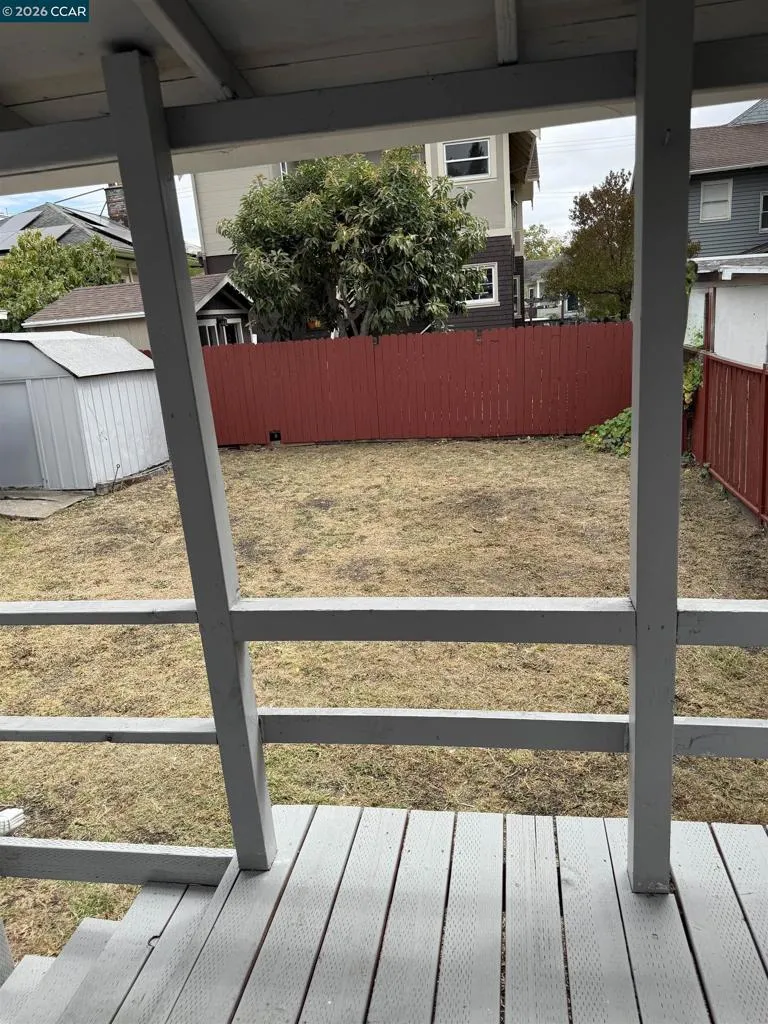 829 Aileen St Oakland, CA 94608