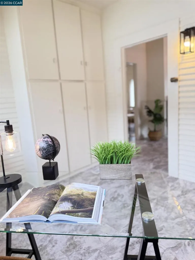 829 Aileen St Oakland, CA 94608