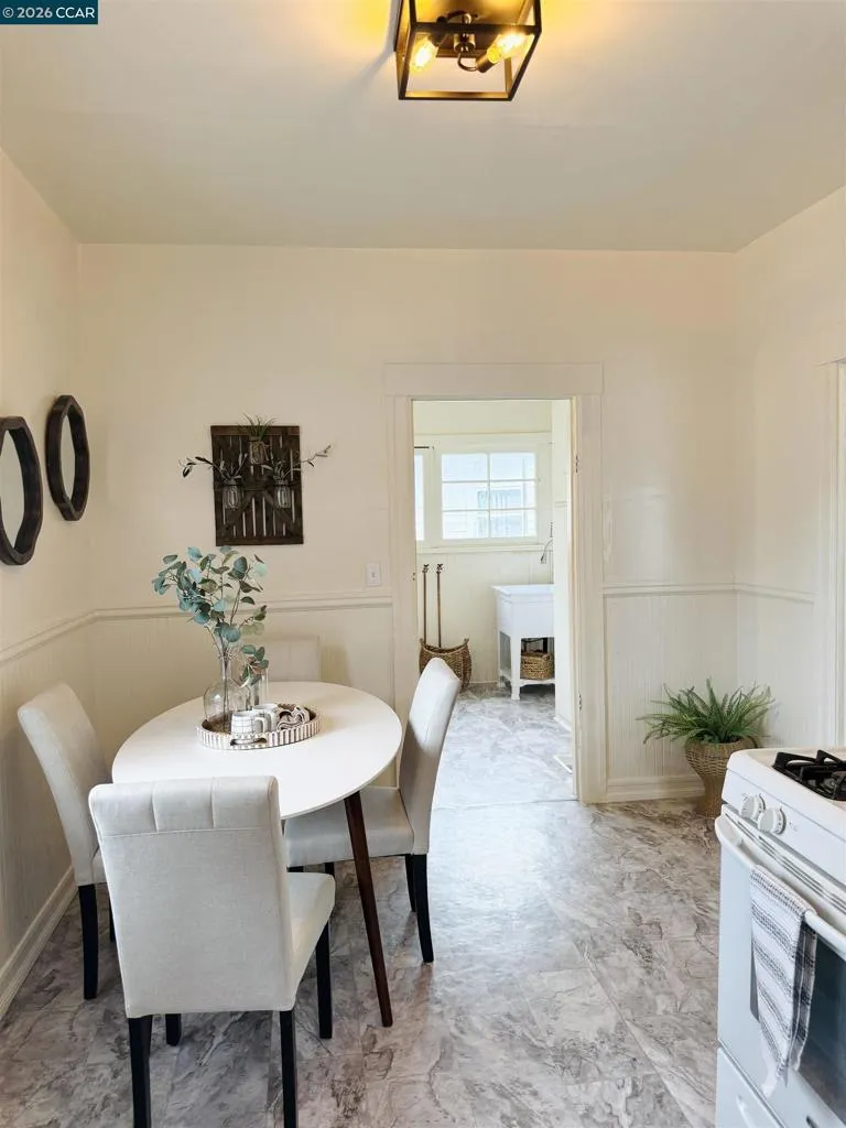 829 Aileen St Oakland, CA 94608