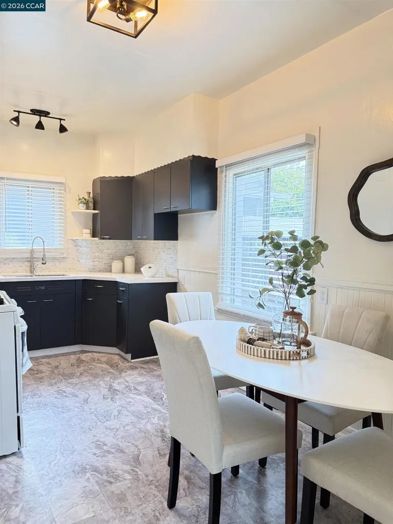 829 Aileen St Oakland, CA 94608
