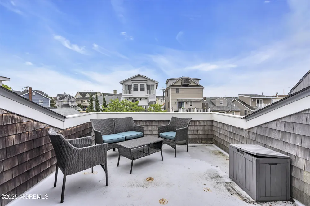 196 3rd Avenue Manasquan, NJ 08736