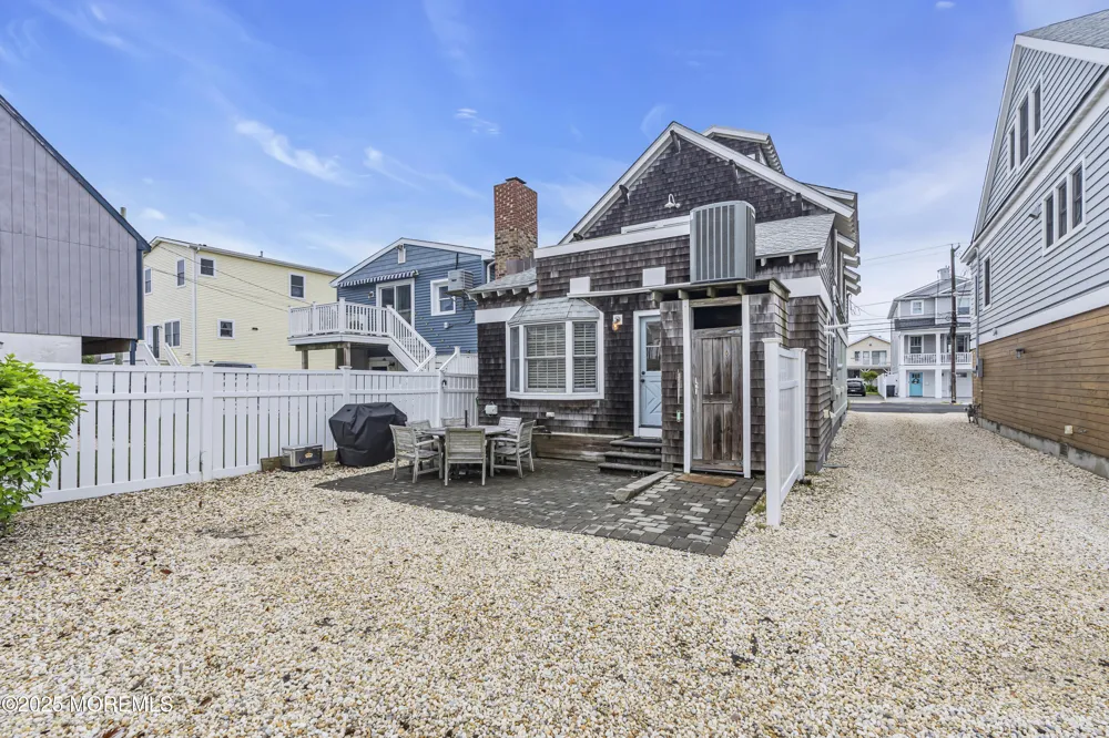 196 3rd Avenue Manasquan, NJ 08736